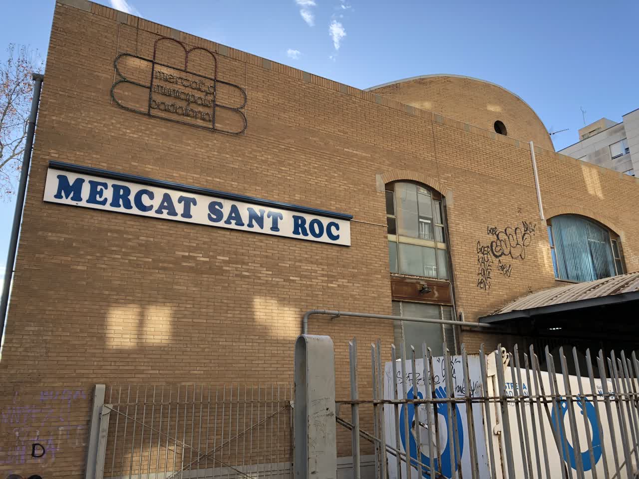 Fachada del Mercat de Sant Roc en Badalona
